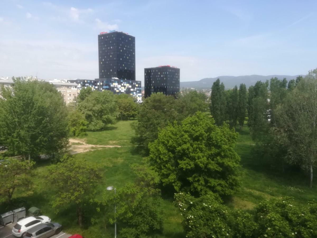 Meridian Apartment , 300M To Bus Terminal, Fast Wifi & Airport Transf ザグレブ エクステリア 写真