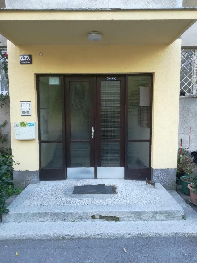 Meridian Apartment , 300M To Bus Terminal, Fast Wifi & Airport Transf ザグレブ エクステリア 写真